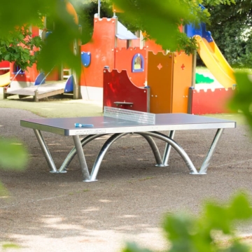 Ideal für Spielplätze: Cornilleau Tischtennisplatte Park